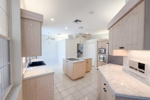 House in Sebring, Florida 3 bedrooms, 192.31 sq.m. № 2207856 - photo 2
