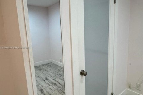 Снять в аренду квартиру в Лейк-Уорт, Флорида 1 спальня, 60.39м2, № 2055676 - фото 13