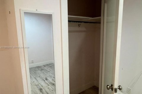 Снять в аренду квартиру в Лейк-Уорт, Флорида 1 спальня, 60.39м2, № 2055676 - фото 12