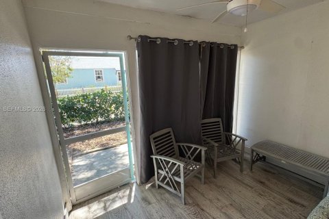 Снять в аренду квартиру в Лейк-Уорт, Флорида 1 спальня, 60.39м2, № 2055676 - фото 2