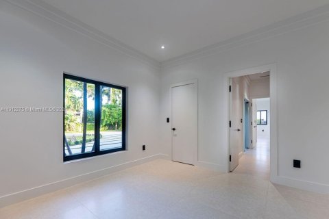 Casa en venta en Miami, Florida, 4 dormitorios, 370.77 m2 № 1968170 - foto 20