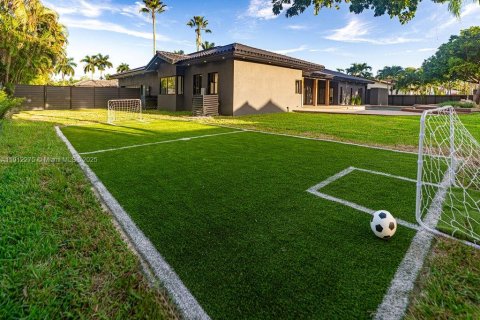 Casa en venta en Miami, Florida, 4 dormitorios, 370.77 m2 № 1968170 - foto 5