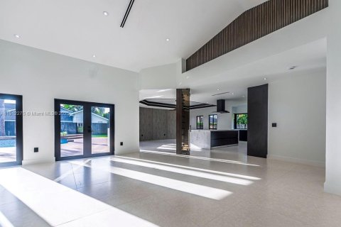 Casa en venta en Miami, Florida, 4 dormitorios, 370.77 m2 № 1968170 - foto 6