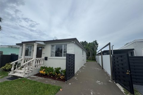 Villa ou maison à vendre à Hialeah, Floride: 3 chambres, 95.22 m2 № 2282655 - photo 4
