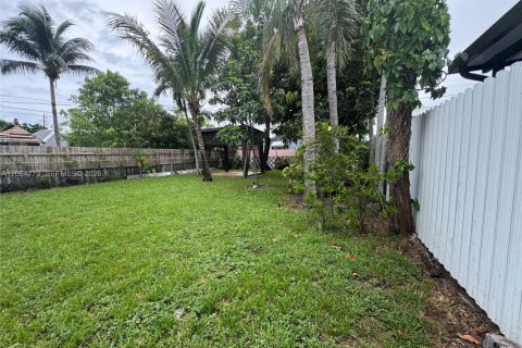 Villa ou maison à vendre à Hialeah, Floride: 3 chambres, 95.22 m2 № 2282655 - photo 24