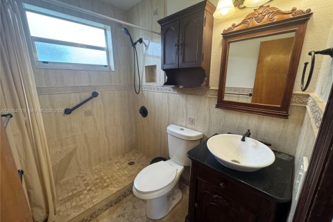 Villa ou maison à vendre à Hialeah, Floride: 3 chambres, 95.22 m2 № 2282655 - photo 16