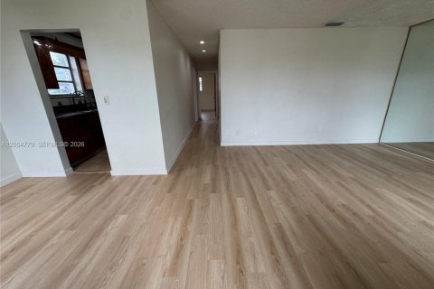 Villa ou maison à vendre à Hialeah, Floride: 3 chambres, 95.22 m2 № 2282655 - photo 9