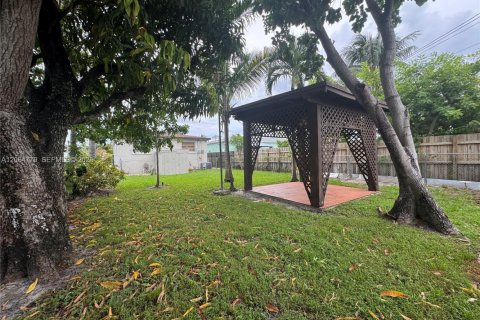 Villa ou maison à vendre à Hialeah, Floride: 3 chambres, 95.22 m2 № 2282655 - photo 23