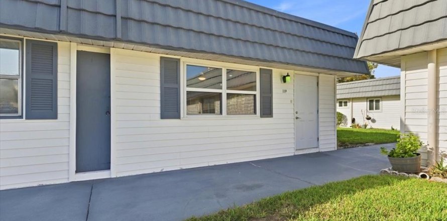 Condo in Sun City Center, Florida, 1 bedroom  № 2275770