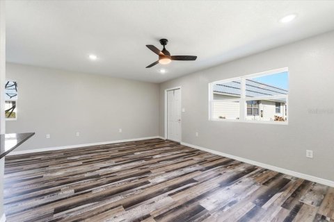 Condo in Sun City Center, Florida, 1 bedroom  № 2275770 - photo 13