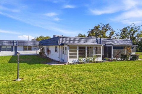 Condo in Sun City Center, Florida, 1 bedroom  № 2275770 - photo 5