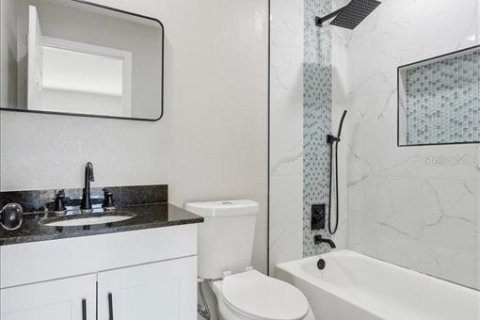 Condo in Sun City Center, Florida, 1 bedroom  № 2275770 - photo 22