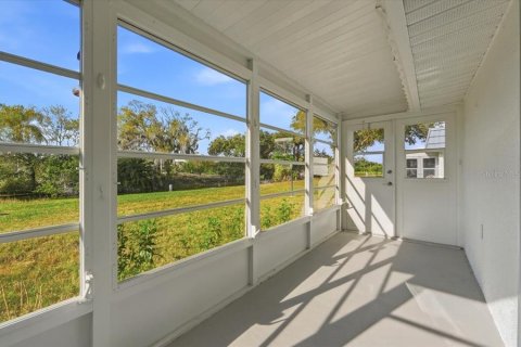 Condo in Sun City Center, Florida, 1 bedroom  № 2275770 - photo 24