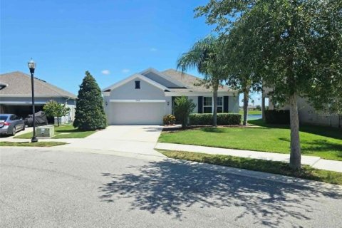 Villa ou maison à louer à Riverview, Floride: 4 chambres, 190.08 m2 № 2401172 - photo 3