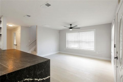 Casa en venta en Orlando, Florida, 4 dormitorios, 134.34 m2 № 2118138 - foto 13