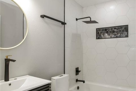 Casa en venta en Orlando, Florida, 4 dormitorios, 134.34 m2 № 2118138 - foto 24