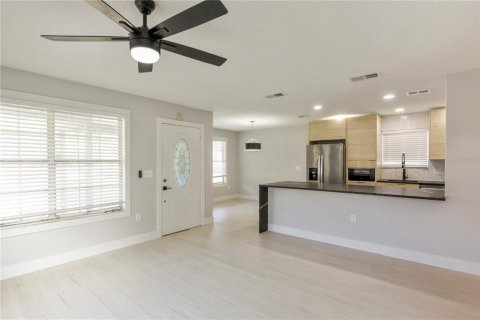 Casa en venta en Orlando, Florida, 4 dormitorios, 134.34 m2 № 2118138 - foto 4