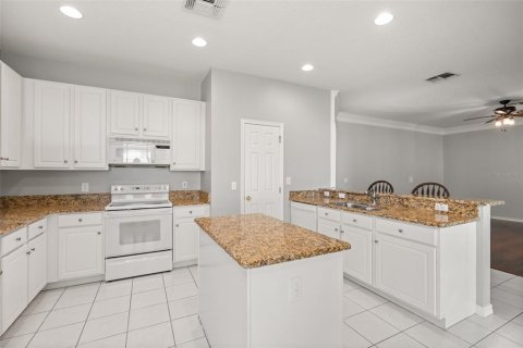 Villa ou maison à vendre à Orlando, Floride: 4 chambres, 250.93 m2 № 2151632 - photo 16