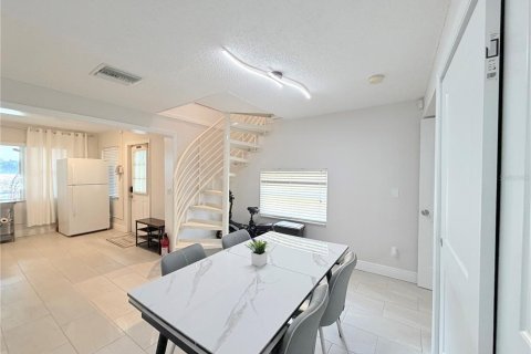 Commercial property in Redington Shores, Florida 214.6 sq.m. № 2150063 - photo 19