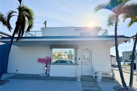 Commercial property in Redington Shores, Florida 214.6 sq.m. № 2150063 - photo 3