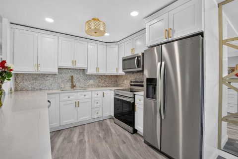 Condo in Deerfield Beach, Florida, 2 bedrooms  № 2246464 - photo 13