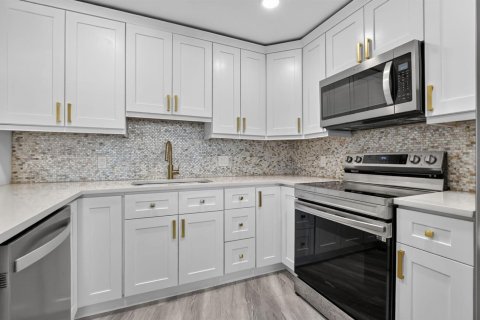 Condo in Deerfield Beach, Florida, 2 bedrooms  № 2246464 - photo 16