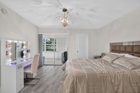 Condo in Deerfield Beach, Florida, 2 bedrooms  № 2246464 - photo 19