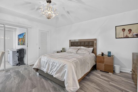 Condo in Deerfield Beach, Florida, 2 bedrooms  № 2246464 - photo 17