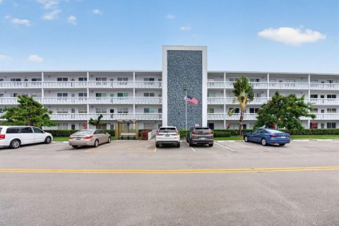 Condo in Deerfield Beach, Florida, 2 bedrooms  № 2246464 - photo 2