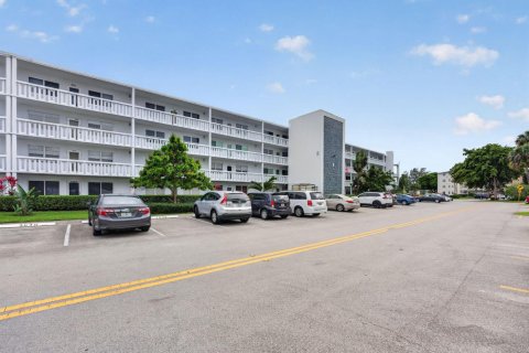 Condo in Deerfield Beach, Florida, 2 bedrooms  № 2246464 - photo 3