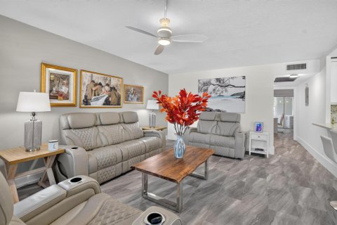 Condo in Deerfield Beach, Florida, 2 bedrooms  № 2246464 - photo 5