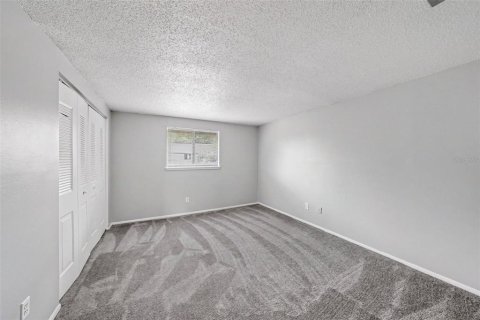 Touwnhouse à vendre à Tampa, Floride: 2 chambres, 101.82 m2 № 2216827 - photo 15