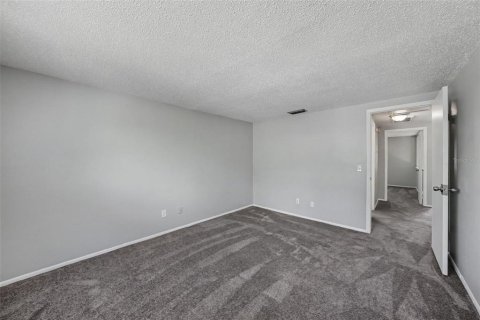 Touwnhouse à vendre à Tampa, Floride: 2 chambres, 101.82 m2 № 2216827 - photo 16