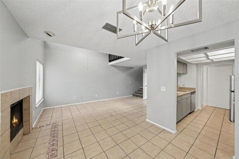 Touwnhouse à vendre à Tampa, Floride: 2 chambres, 101.82 m2 № 2216827 - photo 6