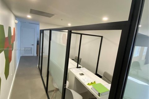 Купить коммерческую недвижимость в Суитуотер, Флорида № 2007238 - фото 2