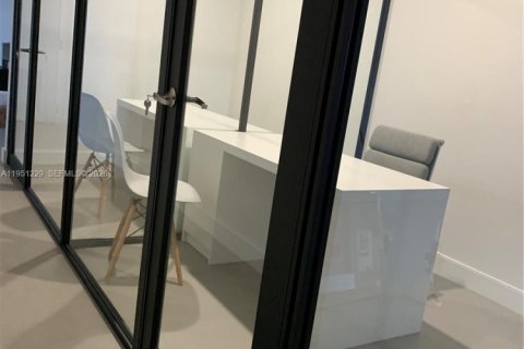 Купить коммерческую недвижимость в Суитуотер, Флорида № 2007238 - фото 12