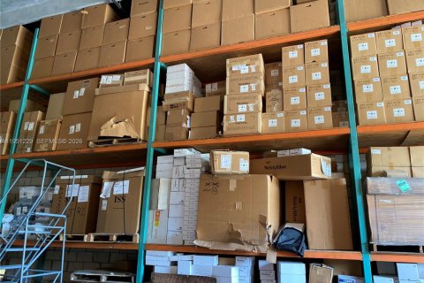 Купить коммерческую недвижимость в Суитуотер, Флорида № 2007238 - фото 16