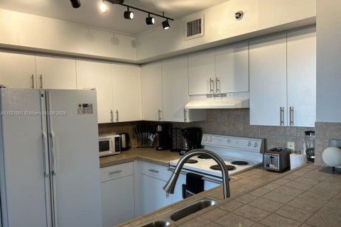 Copropriété à louer à Aventura, Floride: 2 chambres, 109.62 m2 № 1957482 - photo 13