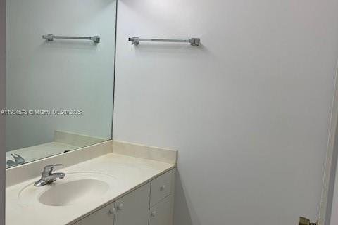 Снять в аренду таунхаус в Хомстед, Флорида 2 спальни, 98.2м2, № 1955142 - фото 14