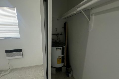 Copropriété à louer à Dania Beach, Floride: 2 chambres, 64.1 m2 № 2084946 - photo 11