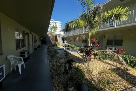 Copropriété à louer à Dania Beach, Floride: 2 chambres, 64.1 m2 № 2084946 - photo 13