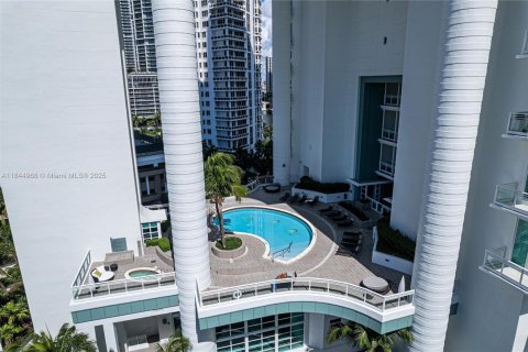 Купить кондоминиум в Майами, Флорида 6 комнат, 123.19м2, № 1965549 - фото 19