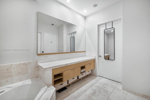 Купить кондоминиум в Майами, Флорида 6 комнат, 123.19м2, № 1965549 - фото 9