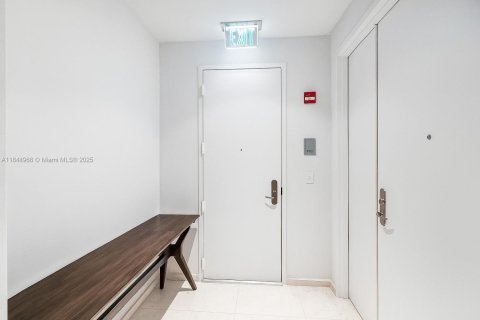 Купить кондоминиум в Майами, Флорида 6 комнат, 123.19м2, № 1965549 - фото 11