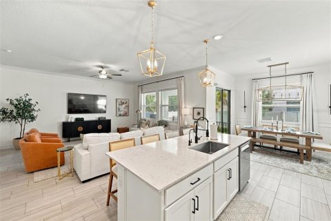 Casa en venta en Tampa, Florida, 4 dormitorios, 233 m2 № 2399420 - foto 14