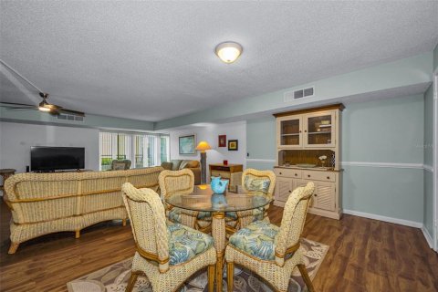 Copropriété à vendre à Clearwater, Floride: 2 chambres, 151.43 m2 № 2202170 - photo 8