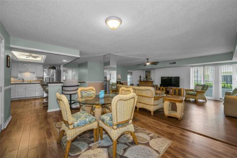 Copropriété à vendre à Clearwater, Floride: 2 chambres, 151.43 m2 № 2202170 - photo 9