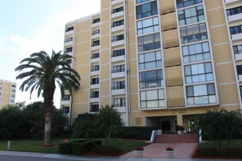 Condo in Clearwater, Florida, 2 bedrooms № 2202170