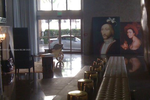 Condo in Miami, Florida, 1 bedroom  № 1948483 - photo 9