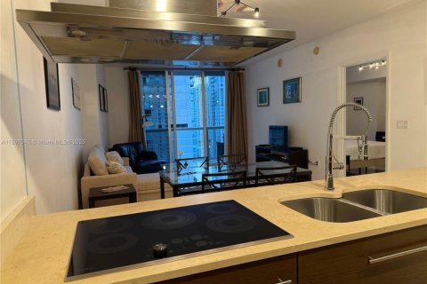 Condo in Miami, Florida, 1 bedroom  № 1948483 - photo 13